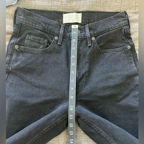 Everlane | The Original Cheeky® Jean - Picture 9 of 12